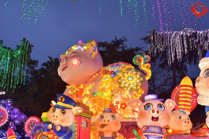 猪年灯会花灯,生肖猪元素主题彩灯